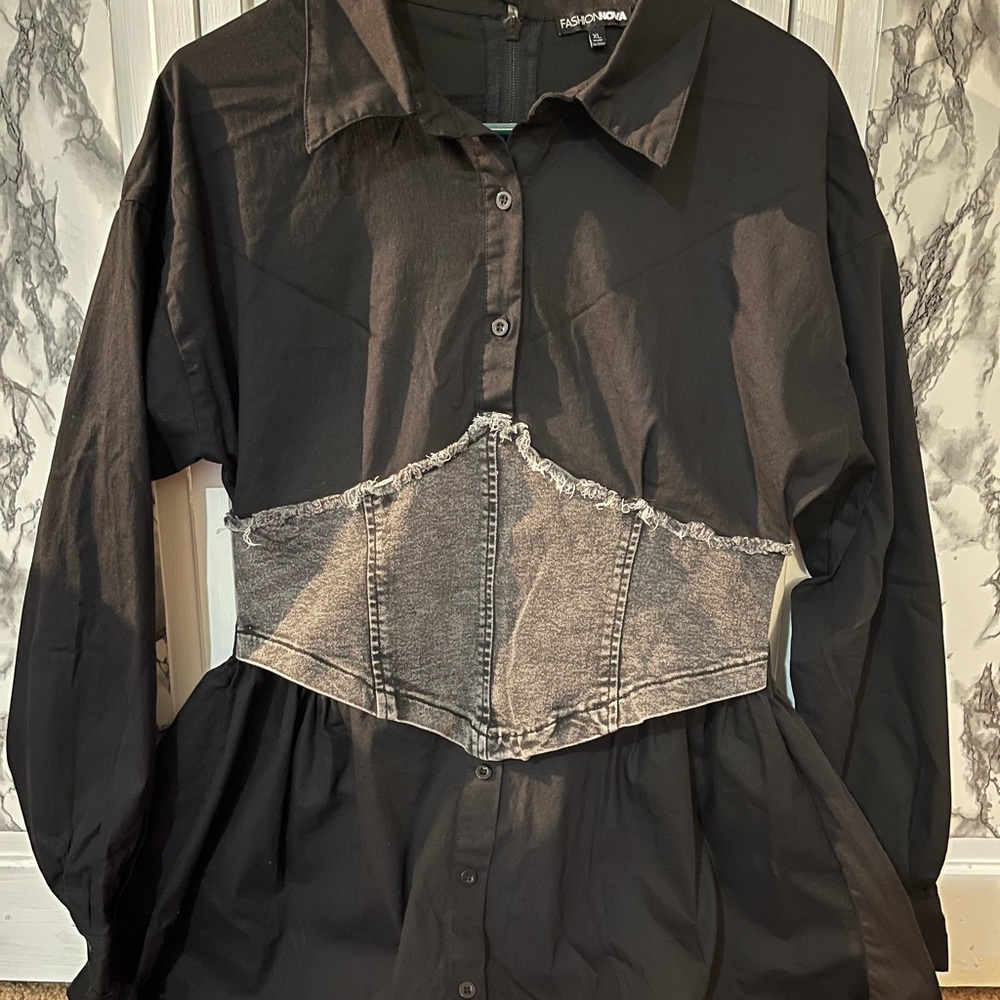 Never worn Fashionnova corset shirt mini dress size XL doesn’t fit me